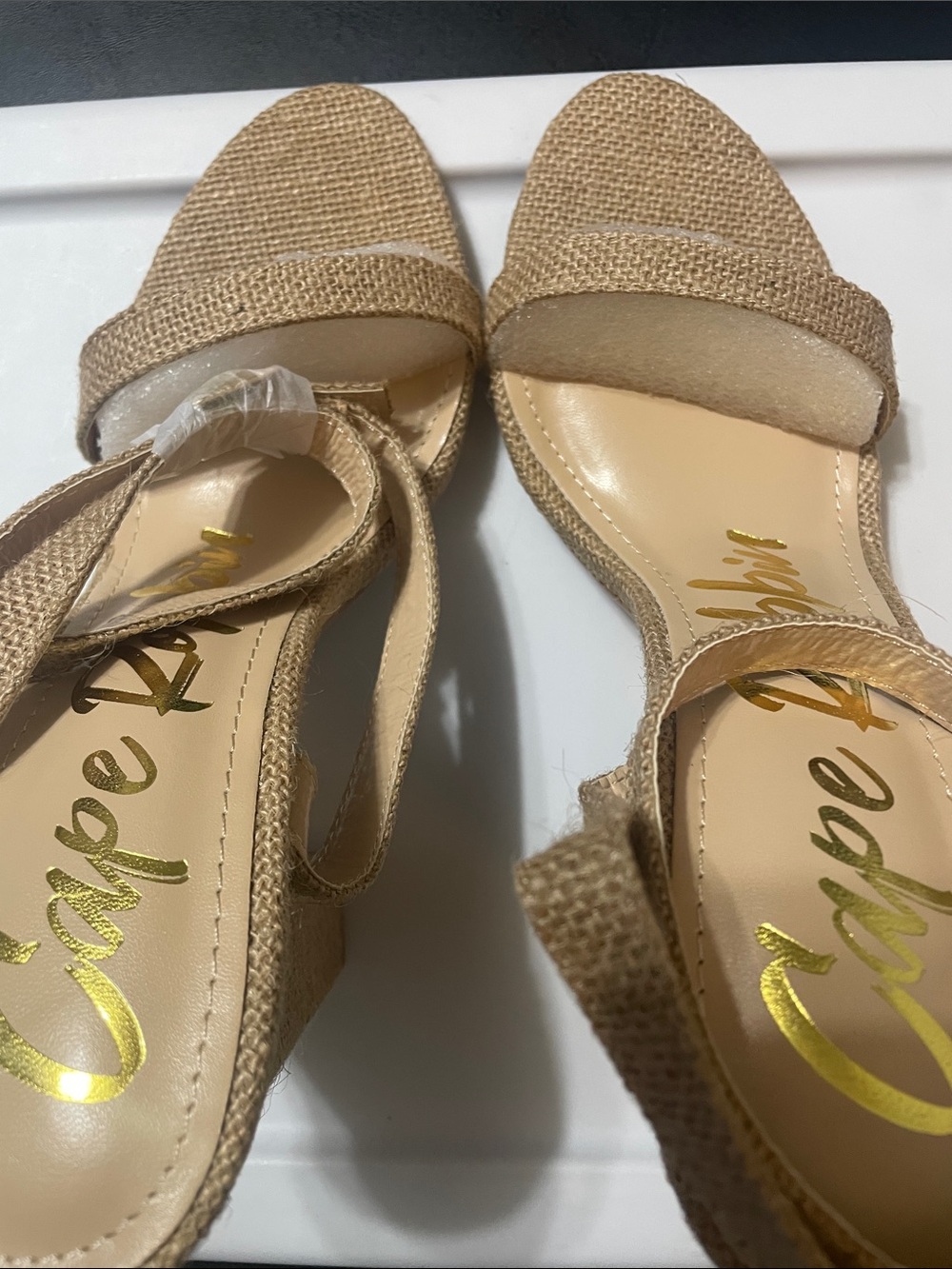 Cape Robbin Maria-2 Beige Raffia-Style Block Heel Sandal NWT Sz. 10